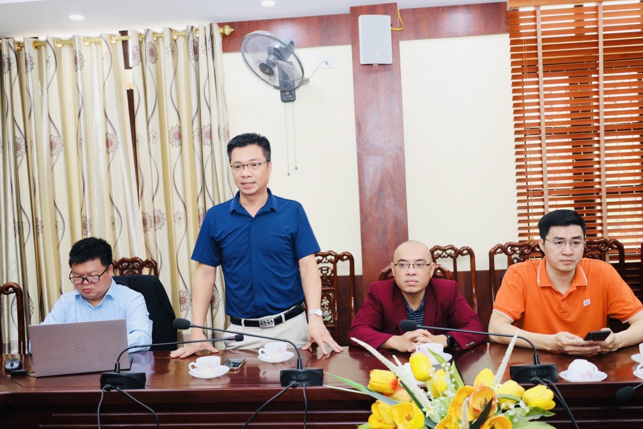 Ông Lê Hồng Lĩnh - Giám đốc FPT Software Miền Trung phát biểu tại buổi làm việc