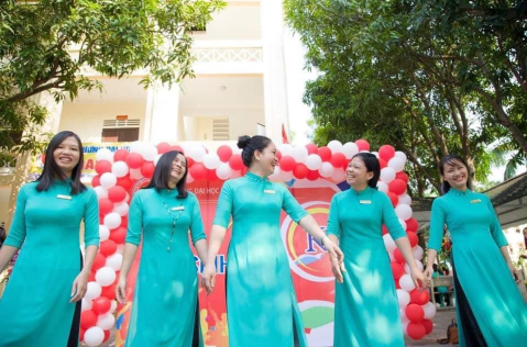 Nữ CBGV Khoa Cơ Sở hưởng ứng “Tuần lễ Áo dài Việt Nam năm 2022”
