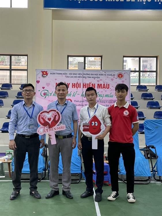 Ngày hội Hiến máu tình nguyện “ Giọt hồng kinh tế - kết nối dòng máu Việt”