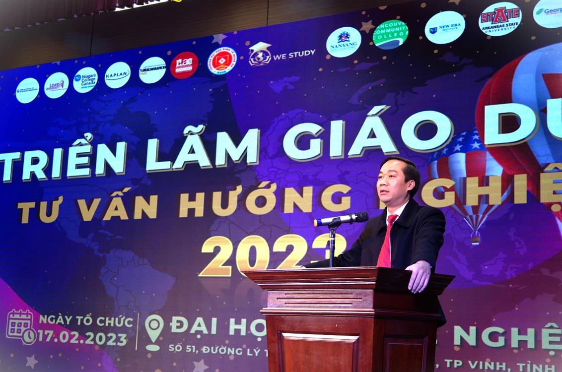 Triển lãm giáo dục Quốc tế và tư vấn hướng nghiệp tại Trường Đại học Kinh tế Nghệ An