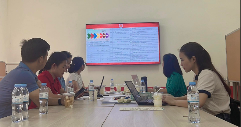 Khoa Kinh tế - Quản trị kinh doanh tổ chức thành công seminar: “Xây dựng kế hoạch giảng dạy trực tuyến cho học phần Kinh tế vĩ mô trên hệ thống LMS”