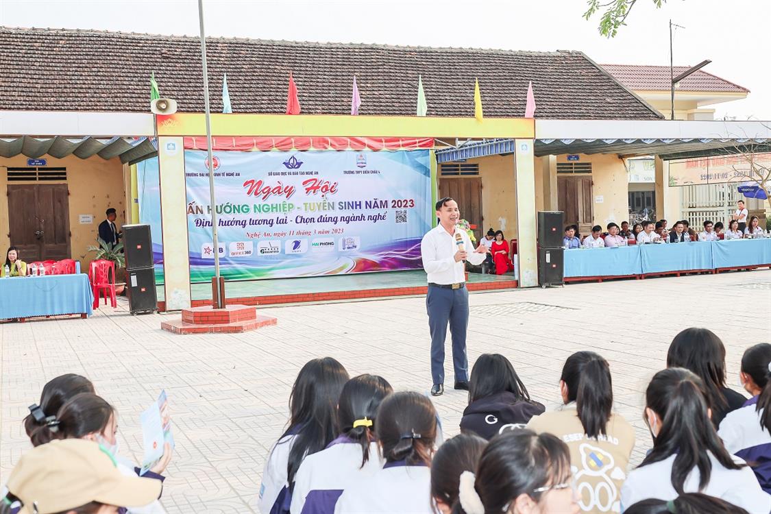 Hoạt động tư vấn tuyển sinh tại huyện Diễn Châu