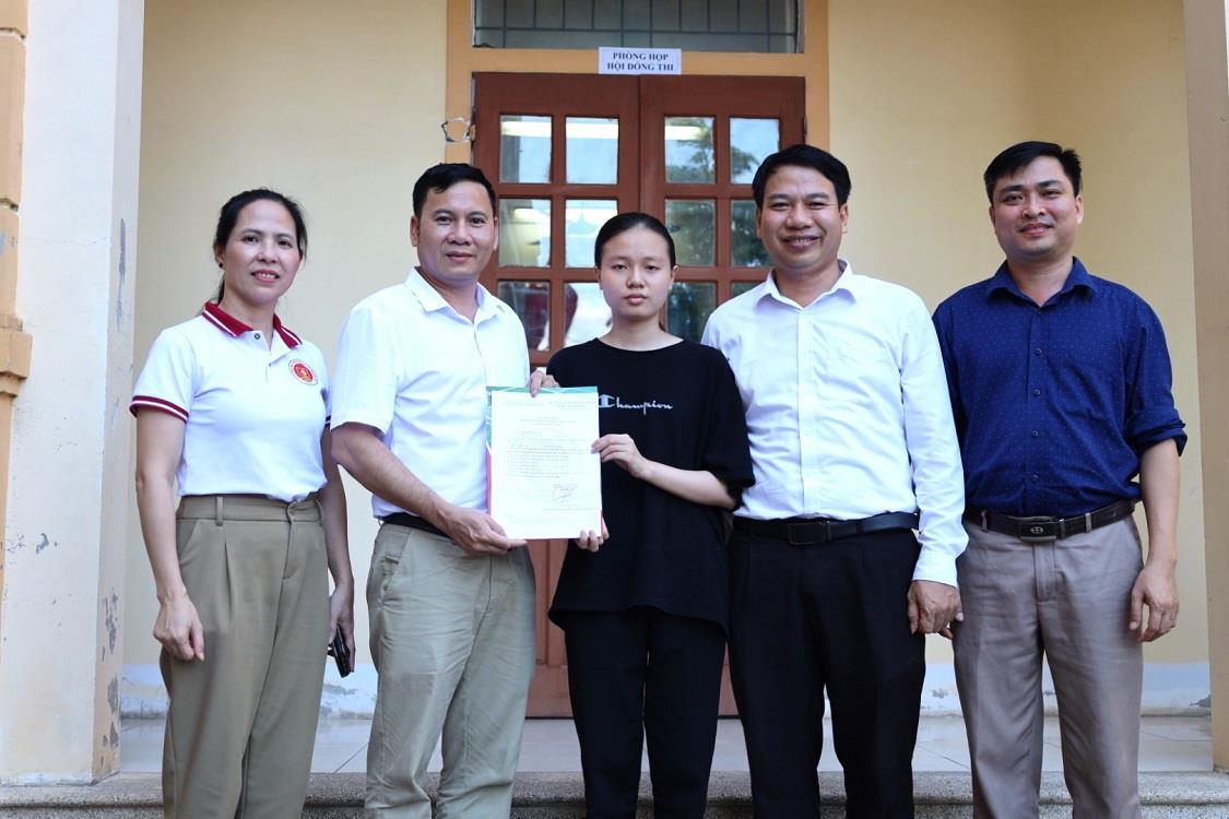 Trường Đại học Kinh tế Nghệ An - Nơi chắp cánh tương lai cho em Hoàng Thị Hải Yến