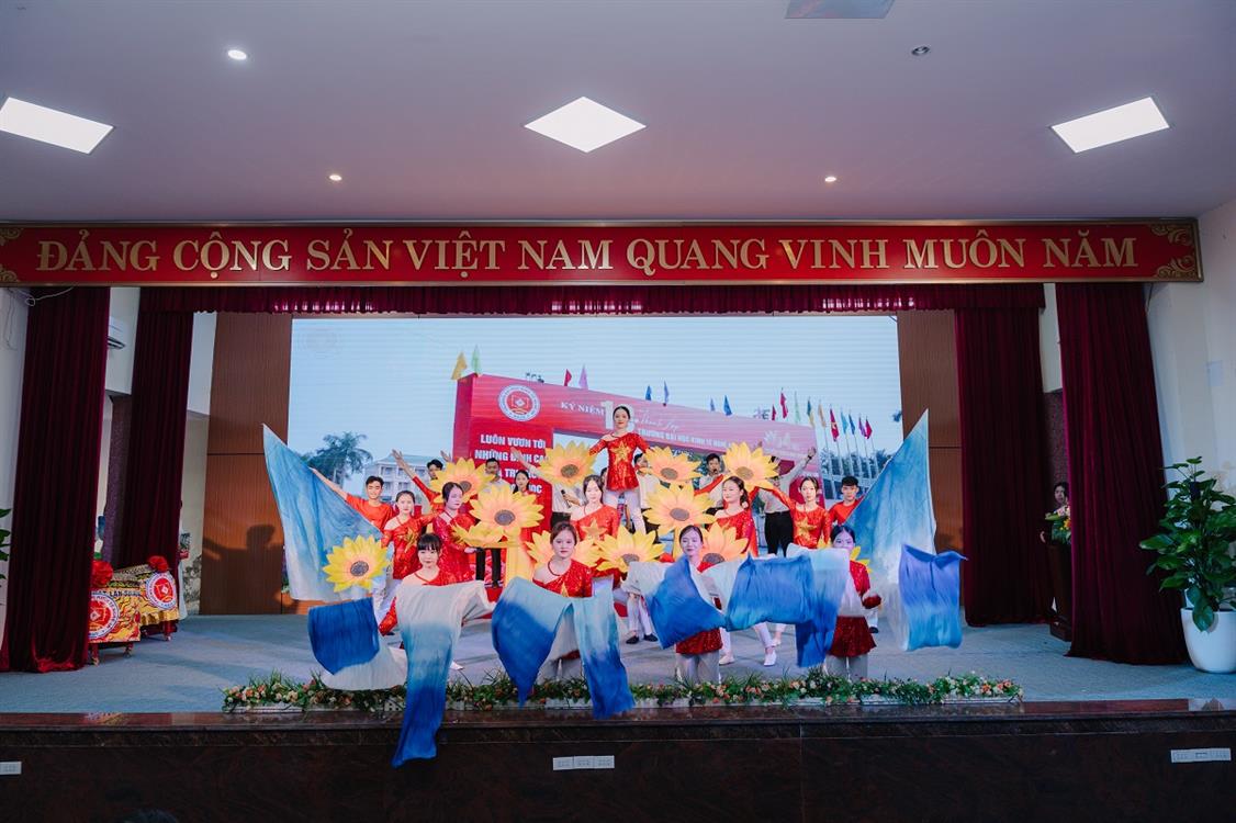  Hồi trống khai giảng vang lên - Một hành trình mới chính thức bắt đầu. 