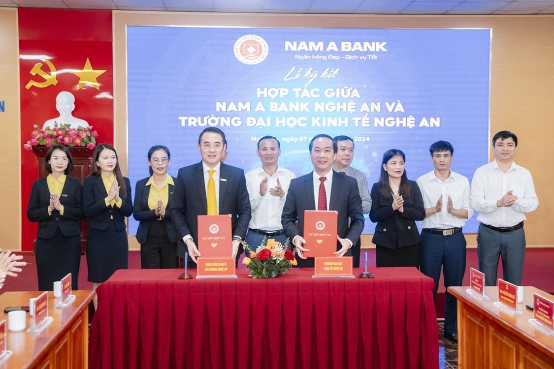 Trường Đại học Kinh tế Nghệ An và Ngân hàng Nam Á ký kết Biên bản ghi nhớ hợp tác, trao học bổng tài trợ cho sinh viên