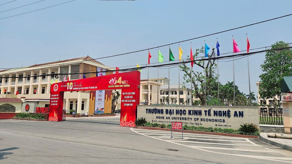 NGÀNH THƯƠNG MẠI ĐIỆN TỬ - NGÀNH HỌC TRIỂN VỌNG TẠI NAUE