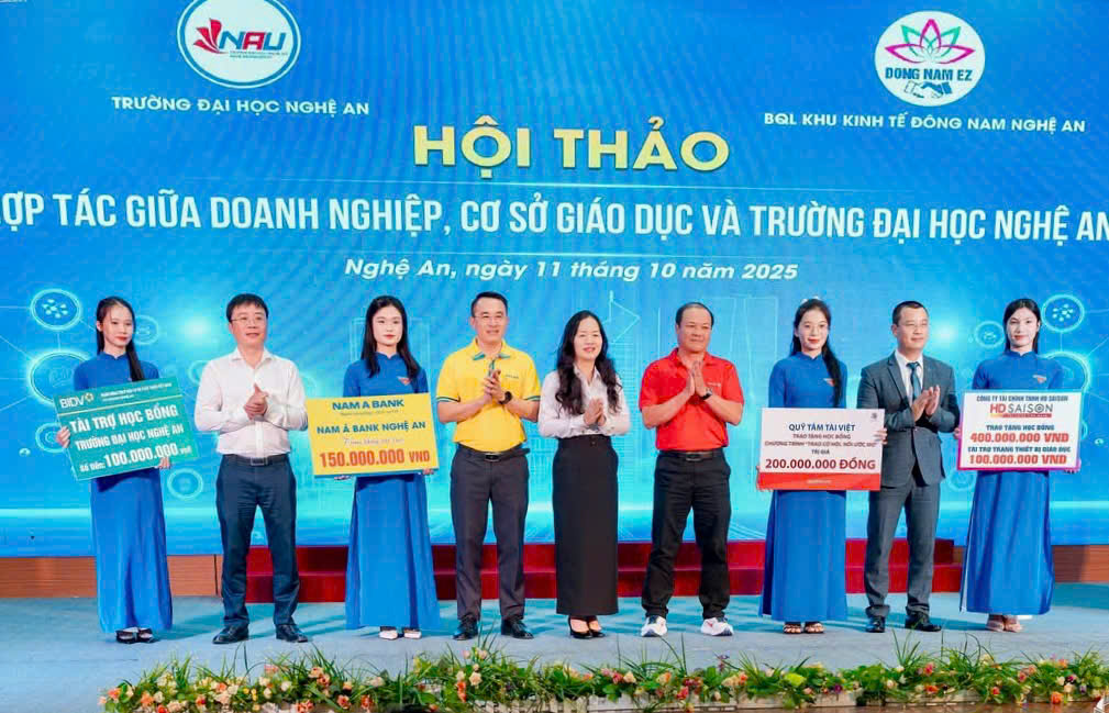 Doanh nghiệp đồng hành – Lan tỏa yêu thương, tiếp sức ước mơ sinh viên Trường Đại học Nghệ An