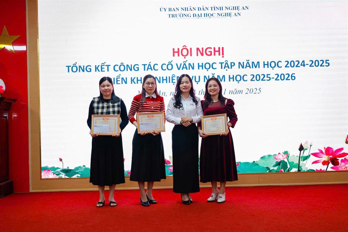 Hội nghị Cố vấn học tập nhằm tổng kết hoạt động năm học 2024 -2025 và triển khai phương hướng, nhiệm vụ năm học 2025 - 2026