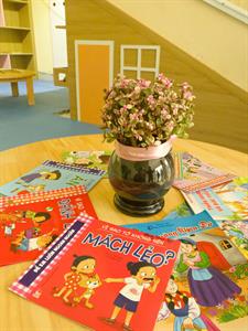 Khám phá thế giới qua những trang sách 