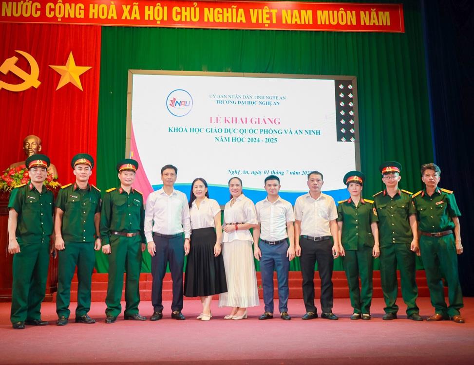 Tri ân cán bộ, giảng viên giảng dạy môn Quốc phòng - An ninh