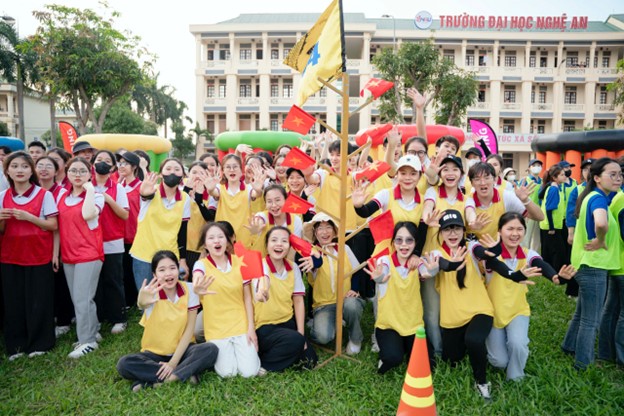 Team building NAU - sinh viên Kế toán - kiểm toán cháy hết mình