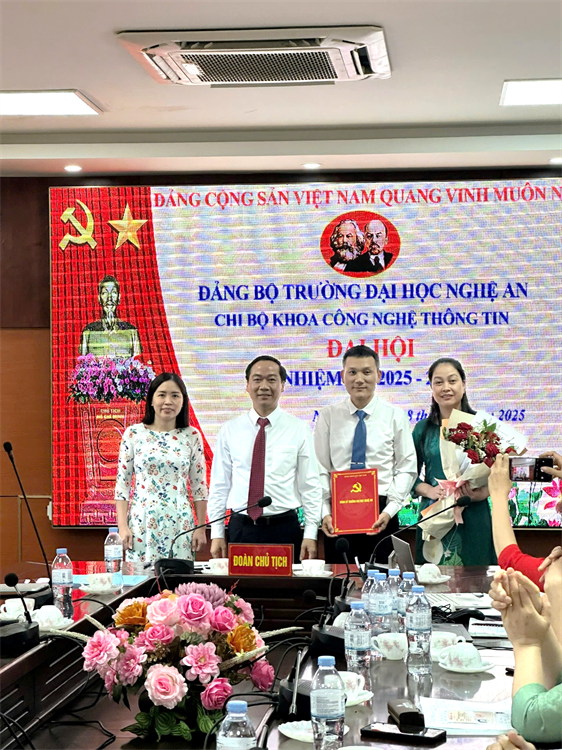 Đại hội chi bộ khoa Công nghệ Thông tin – Trường Đại học Nghệ An nhiệm kỳ 2025–2027 diễn ra thành công tốt đẹp