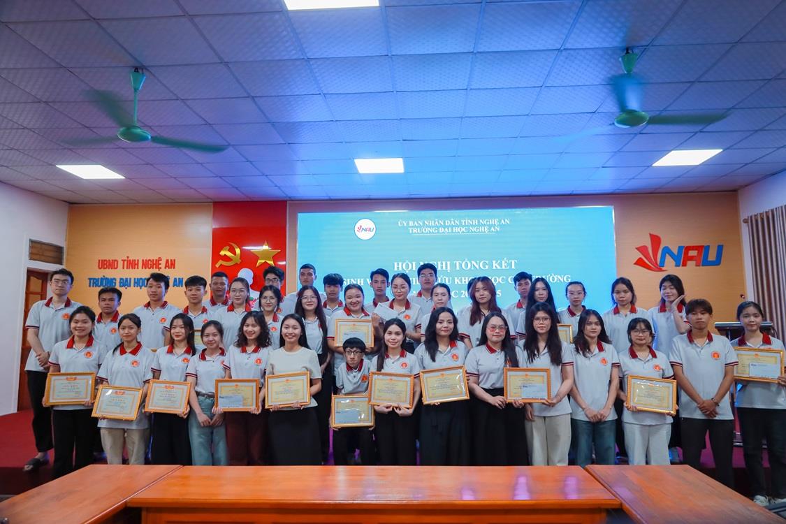 Hội nghị tổng kết sinh viên nghiên cứu khoa học cấp trường năm học 2024-2025: Hành trình khát vọng tri thức