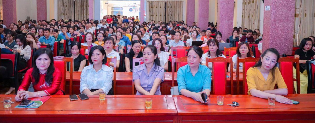 Khai mạc lớp Bồi dưỡng thường xuyên nâng cao năng lực nghề nghiệp cho giáo viên Mầm non, Trung học cơ sở học năm học 2024 - 2025