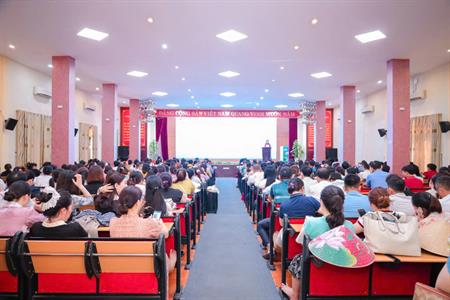 Khai mạc lớp Bồi dưỡng thường xuyên, nâng cao năng lực nghề nghiệp GV mầm non, THCS