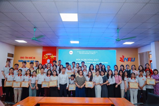 Sinh viên khoa Kế toán – Kiểm toàn đạt giải cao tại hội nghị sinh viên nghiên cứu khoa học cấp trường năm học 2024-2025