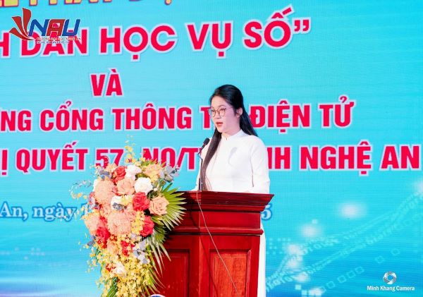 Sinh viên Trường Đại học Nghệ An hưởng ứng Phong trào “Bình dân học vụ số” và khai trương Cổng thông tin điện tử thực hiện Nghị quyết số 57-NQ/TW của Bộ Chính trị