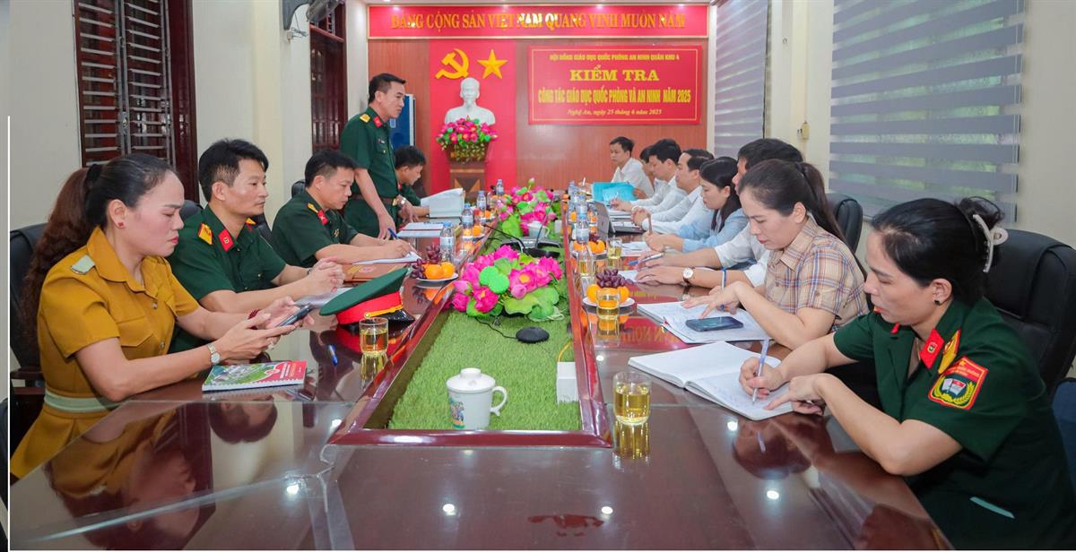 Trường Đại học Nghệ An làm việc với Đoàn kiểm tra công tác Giáo dục Quốc phòng và An ninh năm 2025