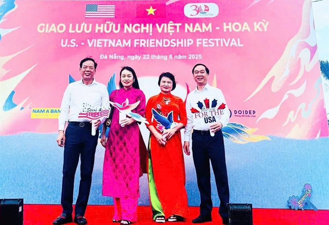 Trường Đại học Nghệ An tham dự Chương trình Giao lưu hữu nghị Việt Nam - Hoa Kỳ tại Đà Nẵng