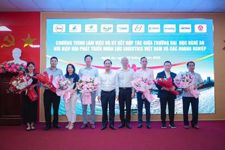  Lễ ký kết hợp tác chiến lược với Hiệp hội Phát triển nhân lực Logistics Việt Nam (VALOMA) và nhiều doanh nghiệp lớn trong lĩnh vực Logistics