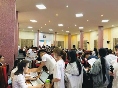 KHÔNG KHÍ NHẬP HỌC SÔI ĐỘNG TẠI TRƯỜNG ĐẠI HỌC NGHỆ AN – NAU