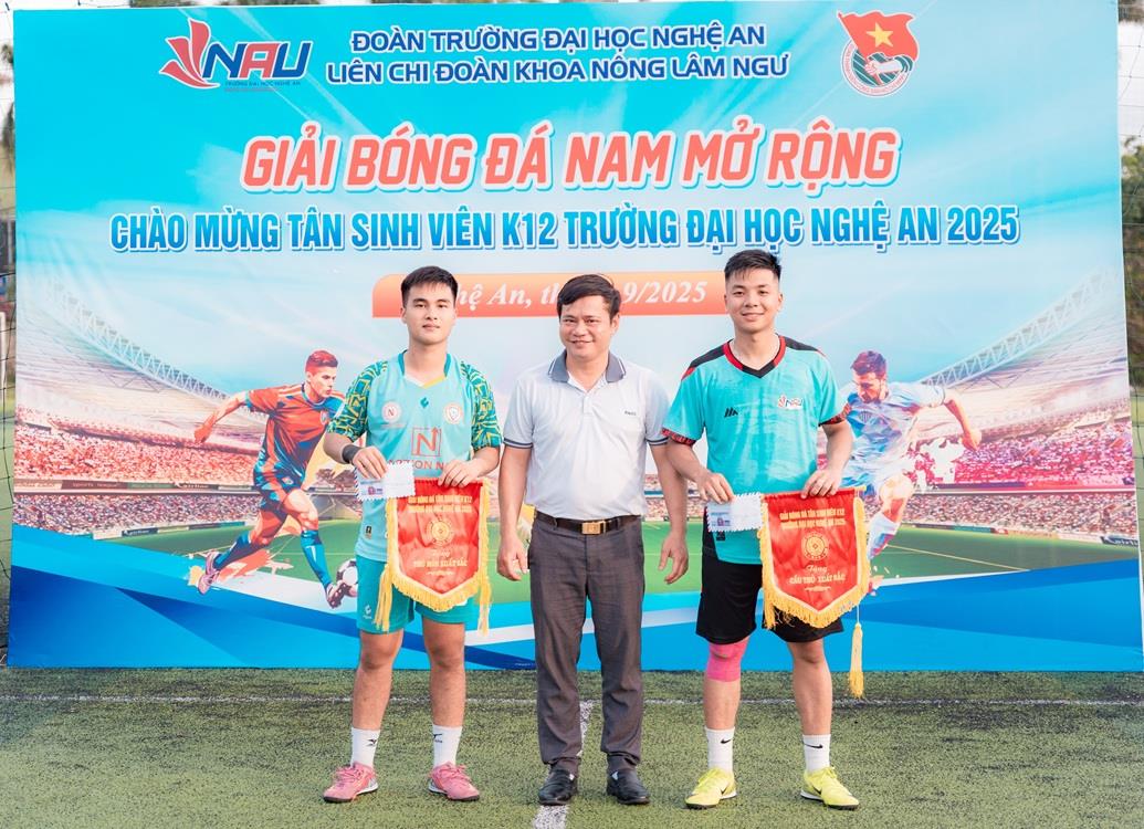 Hào hùng Giải bóng đá sinh viên NAU mở rộng 2025 – Chào đón Tân sinh viên K12