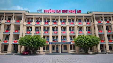 Trường Đại học Nghệ An chào đón tân sinh viên trong không khí kỷ niệm 80 năm của mùa thu lịch sử của dân tộc