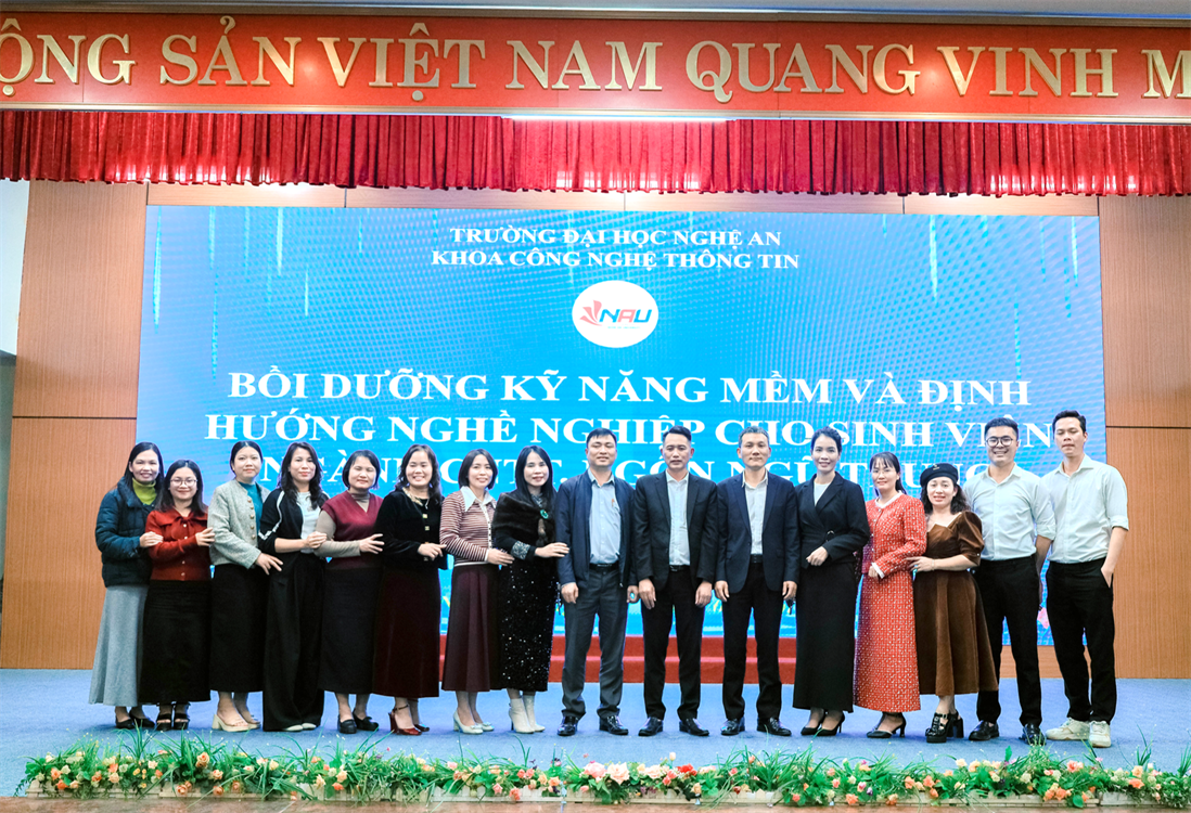 BỒI DƯỠNG KỸ NĂNG MỀM - ĐỊNH HƯỚNG NGHỀ NGHIỆP: BƯỚC CHUYỂN THỰC SỰ CỦA SV CNTT TẠI NAU