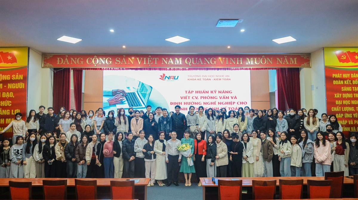 TẬP HUẤN BỒI DƯỠNG KỸ NĂNG VIẾT CV – TRẢ LỜI PHỎNG VẤN & ĐỊNH HƯỚNG NGHỀ NGHIỆP CHO SINH VIÊN KHOA KẾ TOÁN - KIỂM TOÁN 