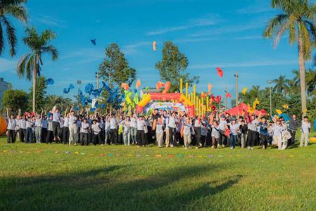 KHOA GIÁO DỤC - TRƯỜNG ĐẠI HỌC NGHỆ AN: KHÉP LẠI CHUỖI HOẠT ĐỘNG CHÀO MỪNG TÂN SINH VIÊN K13 VỚI NHIỀU DẤU ẤN BÙNG NỔ VÀ CẢM XÚC 