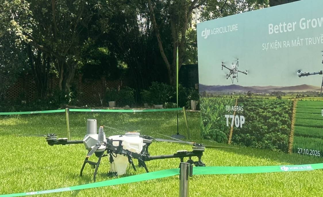 T55 - Drone phục vụ trồng lúa, cây ăn quả thế hệ mới