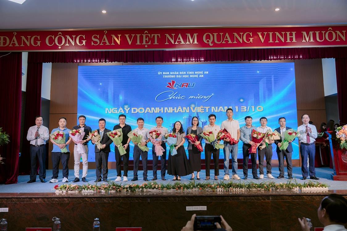 Trường Đại học Nghệ An (NAU) tri ân cộng đồng doanh nghiệp nhân ngày doanh nhân Việt Nam 13/10