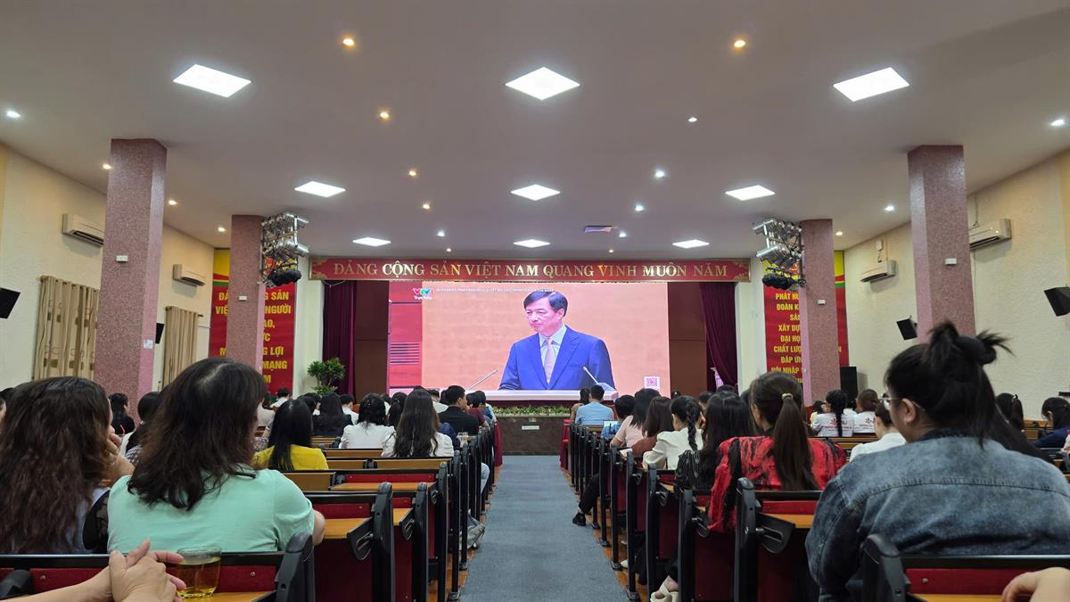 Trường Đại học Nghệ An tổ chức điểm cầu học tập, quán triệt Nghị quyết Hội nghị Trung ương 4 (Khóa XIV)