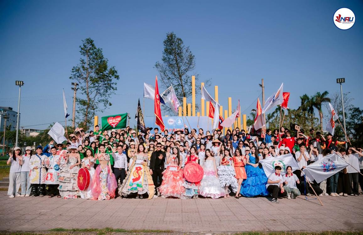 SINH VIÊN KHOA KINH TẾ – QTKD  CHUNG MỘT NHIỆT HUYẾT, VỮNG VÀNG BẢN LĨNH