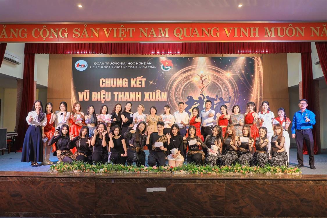 DẤU ẤN SINH VIÊN KHOA KINH TẾ – QTKD TẠI CHUNG KẾT “VŨ ĐIỆU THANH XUÂN 2026”