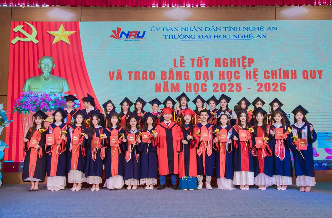 KHOA KINH TẾ – QUẢN TRỊ KINH DOANH CHÚC MỪNG SINH VIÊN TỐT NGHIỆP XUẤT SẮC TOÀN KHÓA NĂM HỌC 2025 – 2026