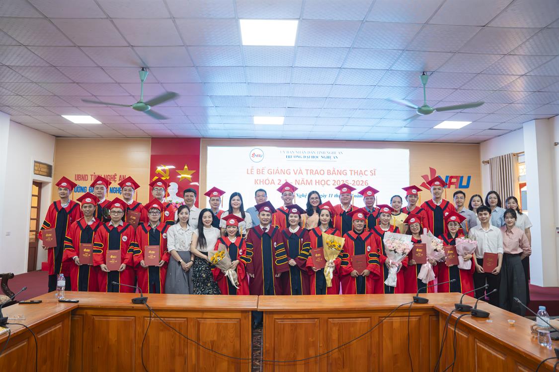 LỄ BẾ GIẢNG VÀ TRAO BẰNG TỐT NGHIỆP THẠC SĨ KHÓA 2.1 (NĂM HỌC 2025–2026)