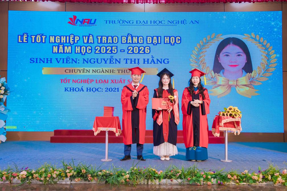 Ngành Thú y Khóa 8 hoàn thành chặng đường học tập – Dấu ấn tiếp theo của Khoa Nông Lâm Ngư