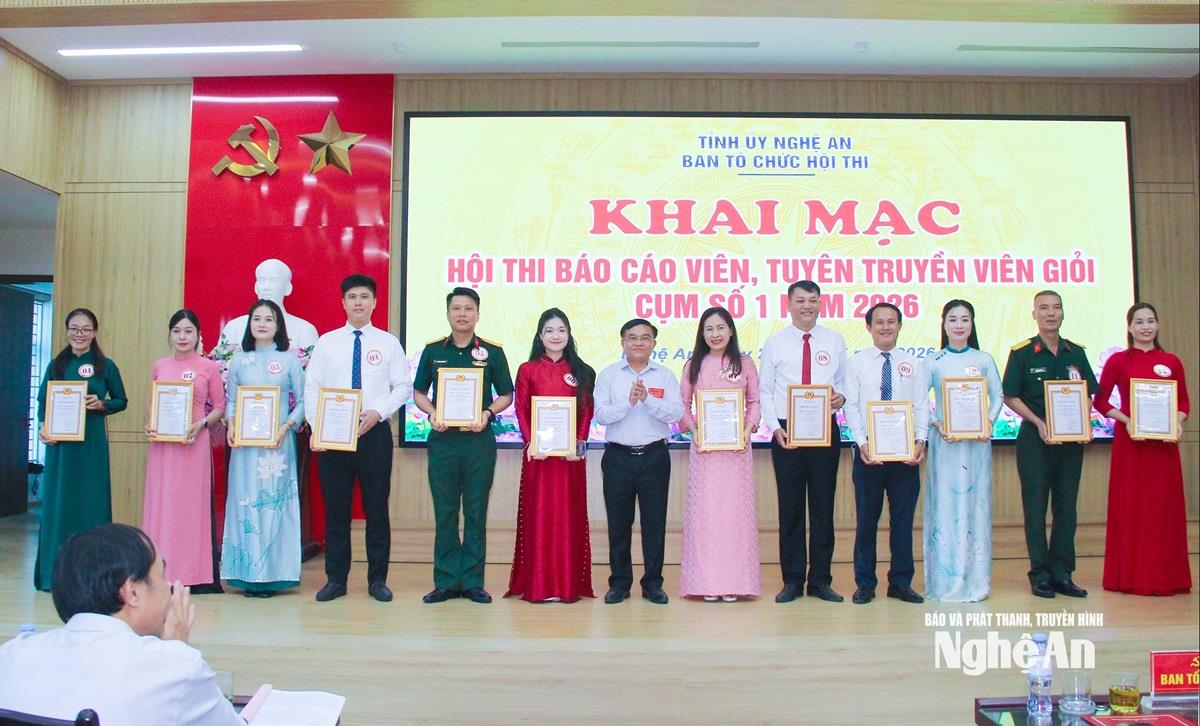 Giảng viên NAU lan tỏa tri thức và bản lĩnh tại Hội thi Báo cáo viên giỏi tỉnh Nghệ An