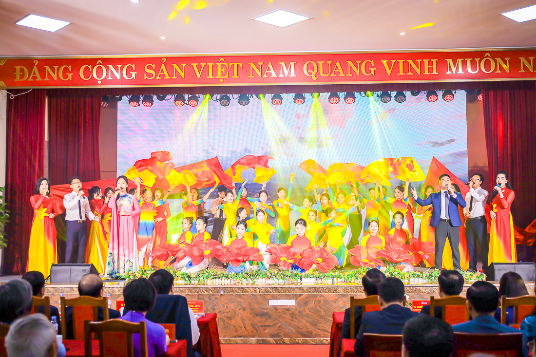 Trường Đại học Nghệ An triển khai Đề án dạy và học bằng tiếng Anh