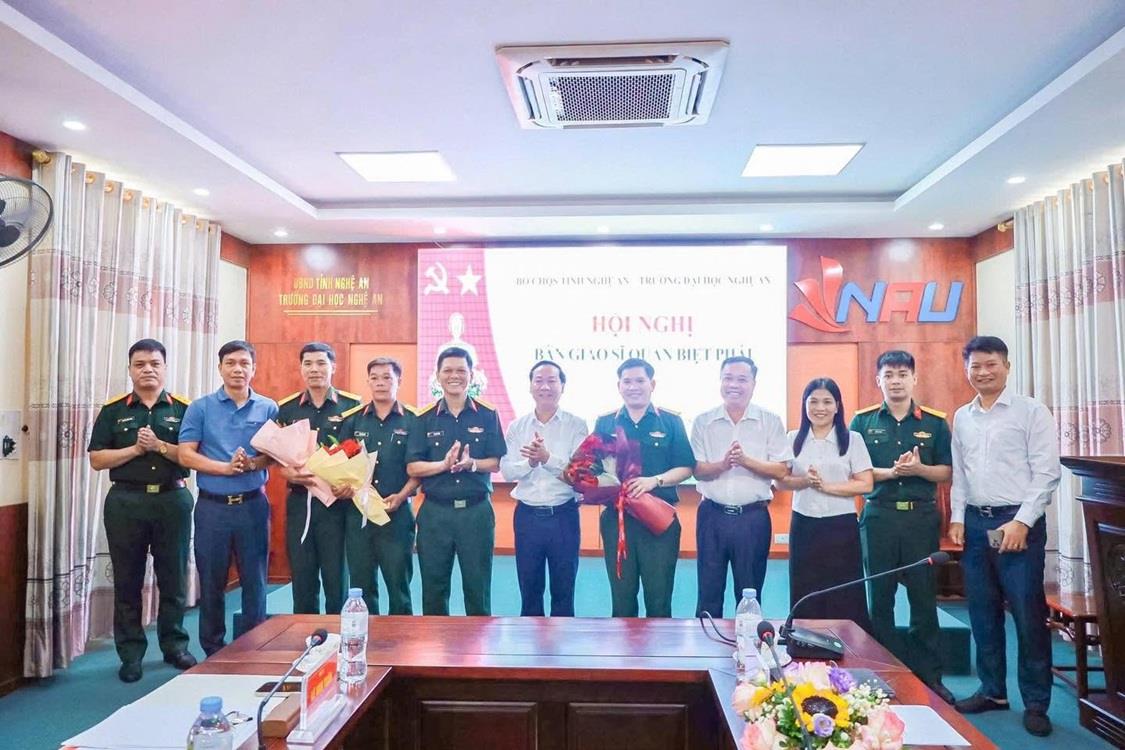 Trường Đại học Nghệ An tổ chức Hội nghị bàn giao, tiếp nhận sĩ quan biệt phái đến công tác tại Nhà trường